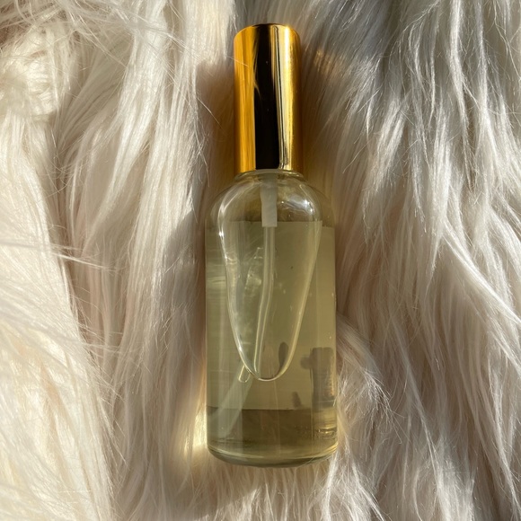 AGAPEXOXO Luxury Hydrating Body Oil - Picture 3 of 11